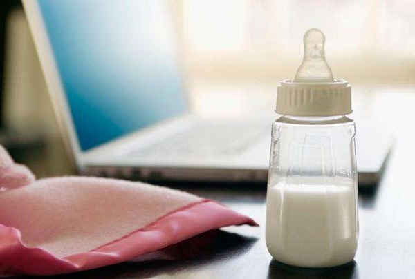 断奶如何让宝宝接受婴幼儿羊奶粉