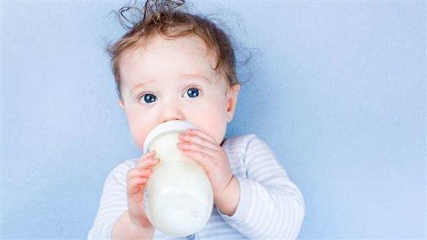 羊奶粉排行：秋季干燥，添加宝宝辅食需要注意些什么