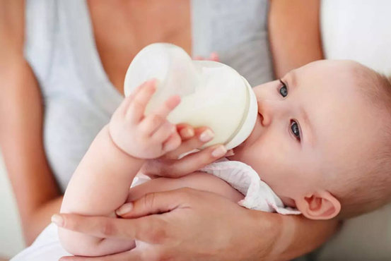 羊奶粉怎么样：婴儿过度喂养怎么办？