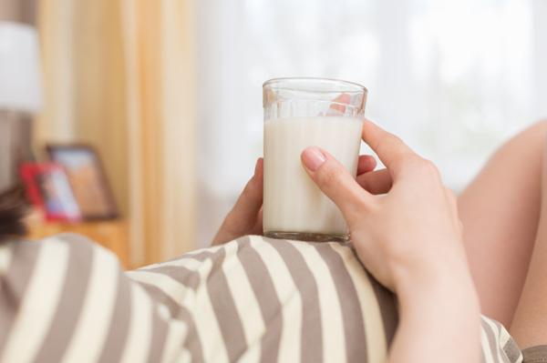 孕妇奶粉到底要不要喝？哪些孕妇不适合喝奶粉