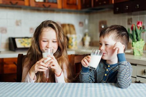 6一9岁儿童喝什么奶粉？